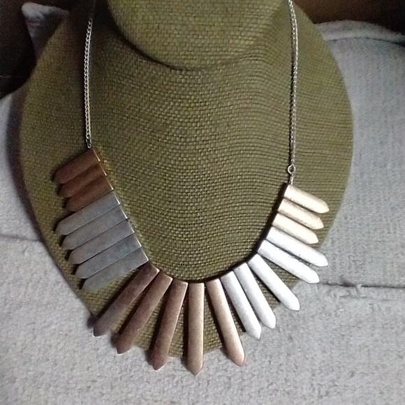 Silvertone goldtone statement runway necklace - Picture 1 of 3